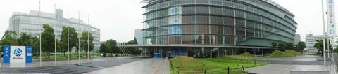 日本未来科学館。左側の建物はフジテレビの湾岸スタジオ。昨年ロケで行きました...