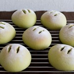 ホシノ天然酵母の抹茶黒ごまあんパン