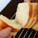あこ酵母のミルクフレークロールパン