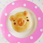 ぶたさんの桃あんパン