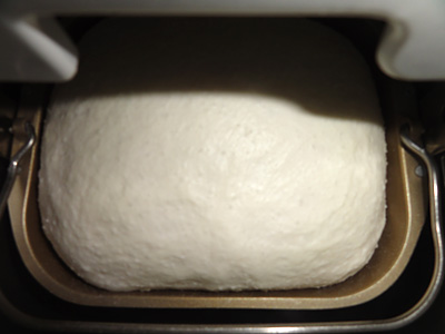 夢の華お米食パンの発酵状態。ミル動作にもびくともしません