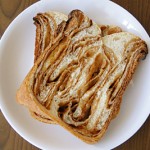 GOPANの白神こだま酵母味噌マーブル食パン