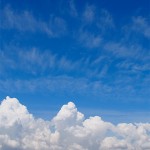 すじ雲に秋の気配
