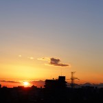 トリコロールのような三層の夕暮れと夜景