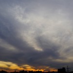 大きな手のひらのような雲
