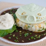 ビグ・ザムとうふ アボカド風味!のジオラマ風盛りつけ