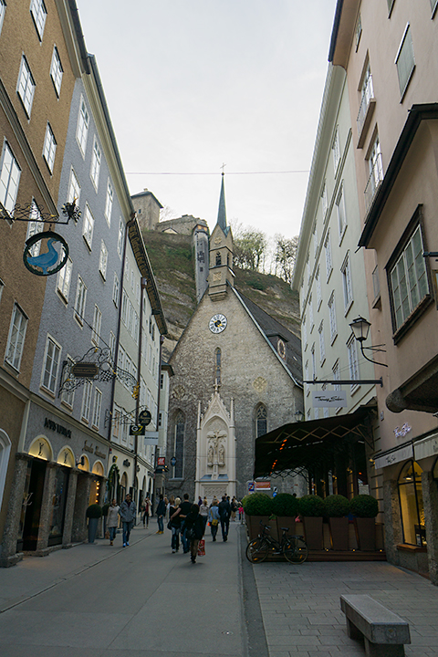 ゲトライデガッセ通りを西に向かった突き当たりにあるSankt Blasiuskirche教会。